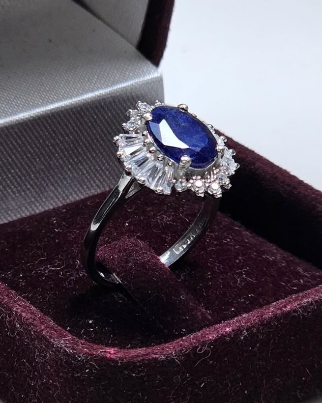 انگشتر یاقوت کبود