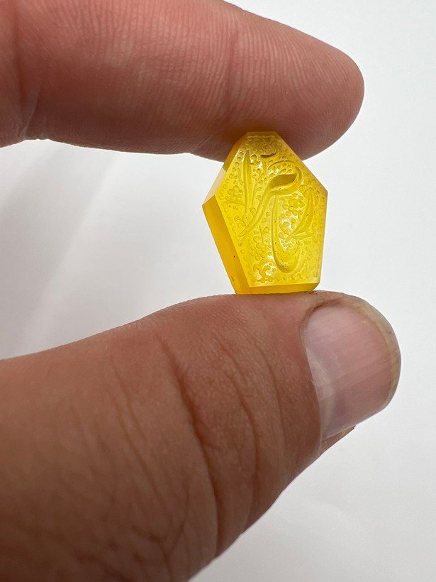 عقیق زرد خطی