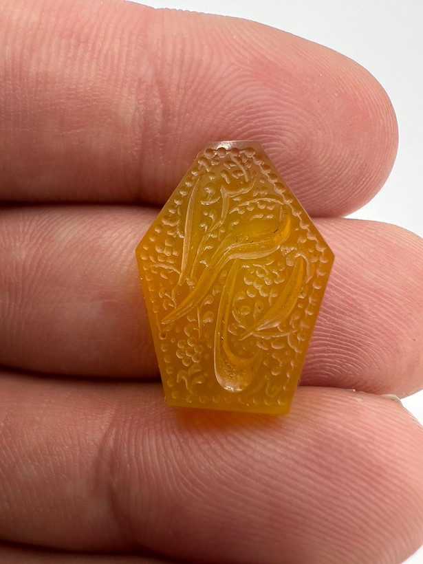 عقیق زرد خطی