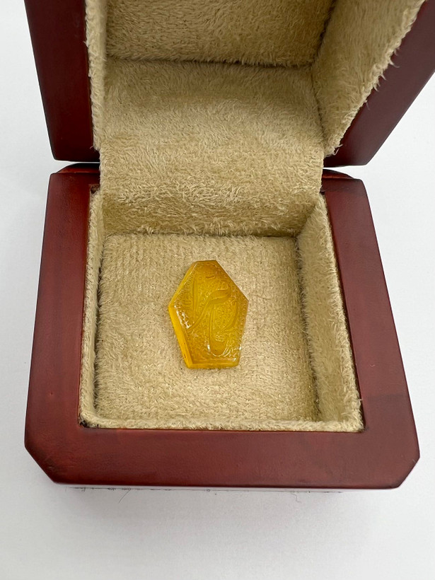 عقیق زرد خطی