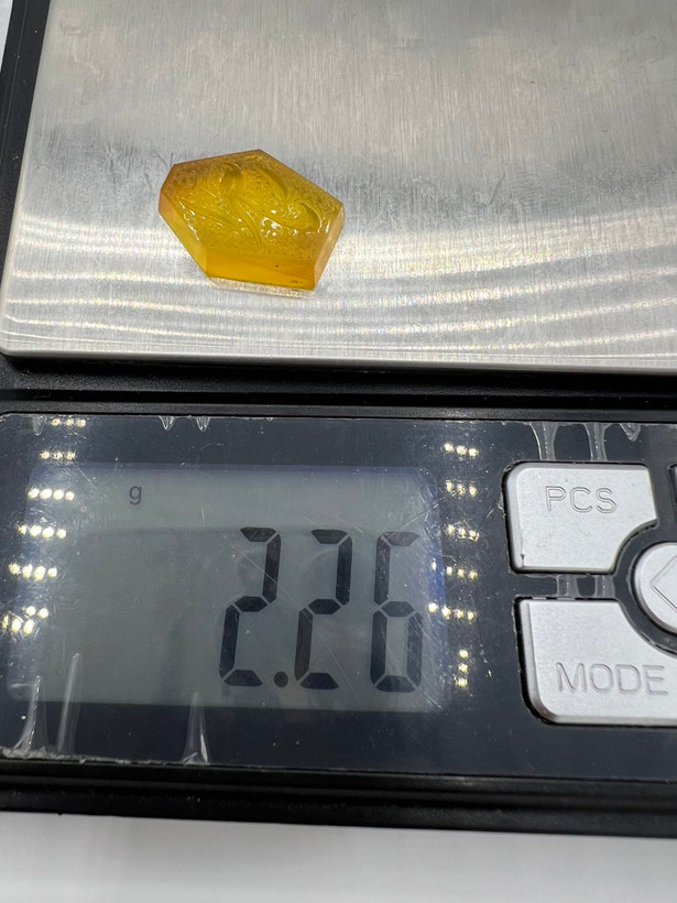 عقیق زرد خطی