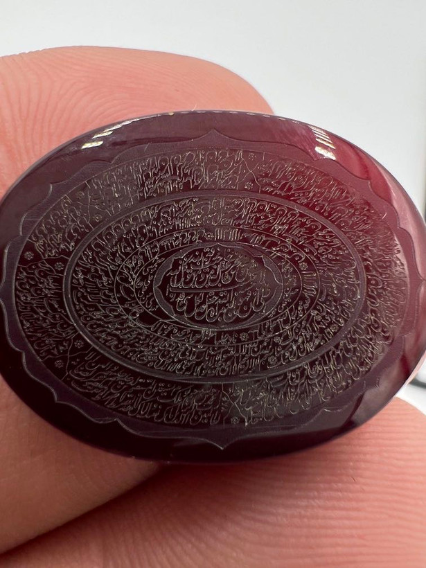 عقیق سرخ خطی