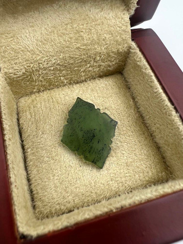 نگین یشم طبیعی | تراش زیبای شمسه کد G۱۳۸