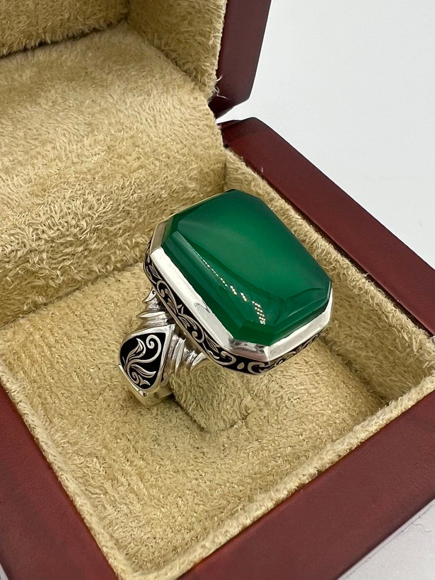 انگشتر عقیق سبز